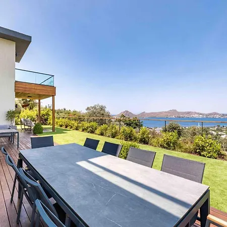 Villa Stunning 5-bedroom With Panoramic View Of Marina Yalıkavak