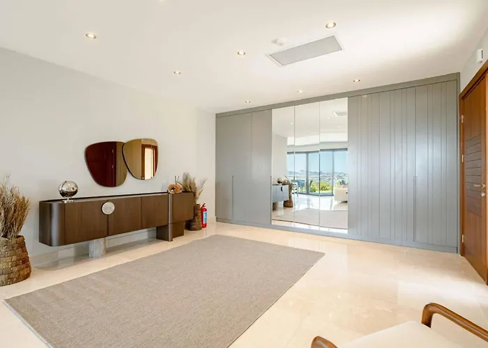 Stunning 5-bedroom With Panoramic View Of Marina Yalıkavak