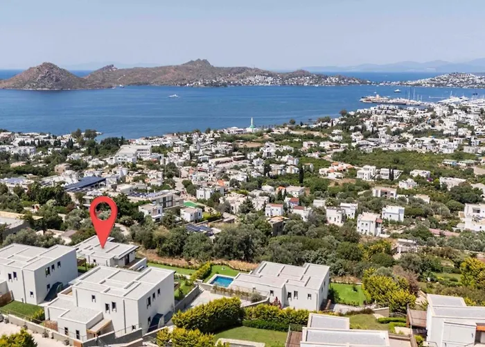 Stunning 5-bedroom With Panoramic View Of Marina