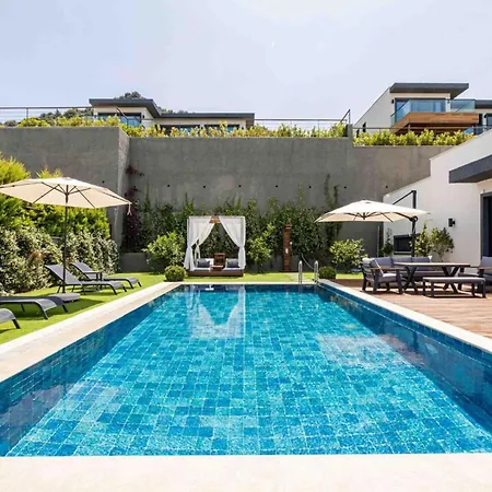 Stunning 5-bedroom With Panoramic View Of Marina Villa Yalıkavak